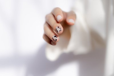 Waarom soap nails de nageltrend zijn die iedereen kan